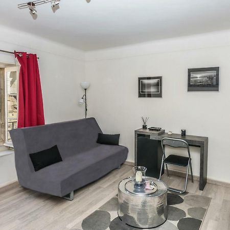 Studio Avec Vue Sur Les Arenes Arles Exterior foto