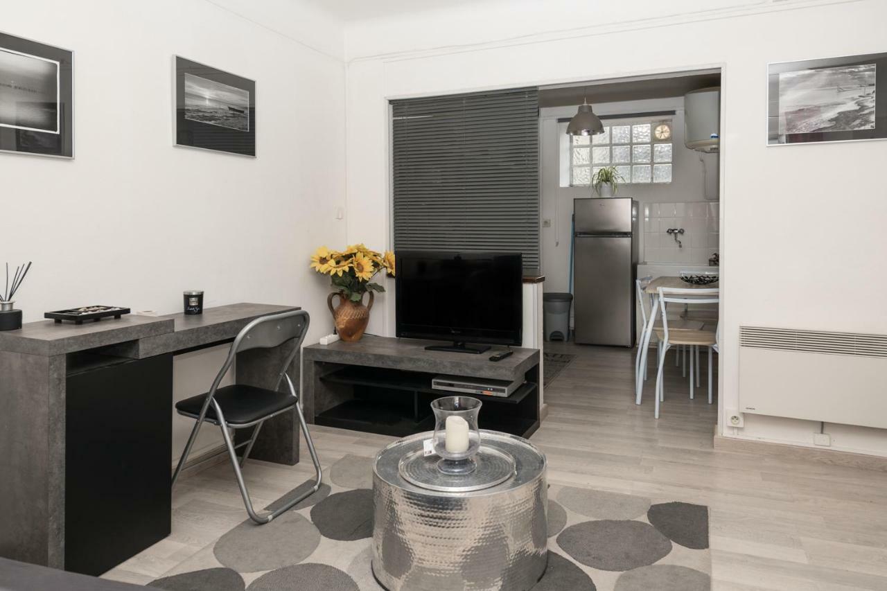 Studio Avec Vue Sur Les Arenes Arles Exterior foto